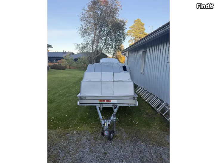 Säljes Nova Star 330 släpvagn med kåpa, årsmodell 1997