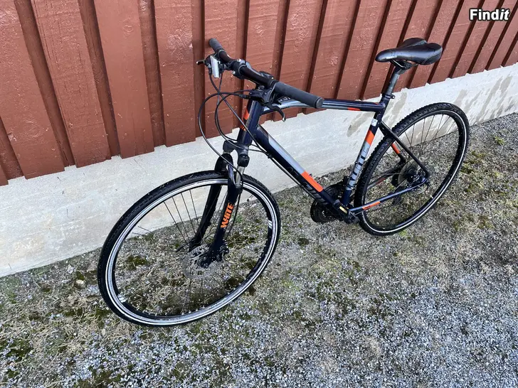 Myydään White hybrid 28