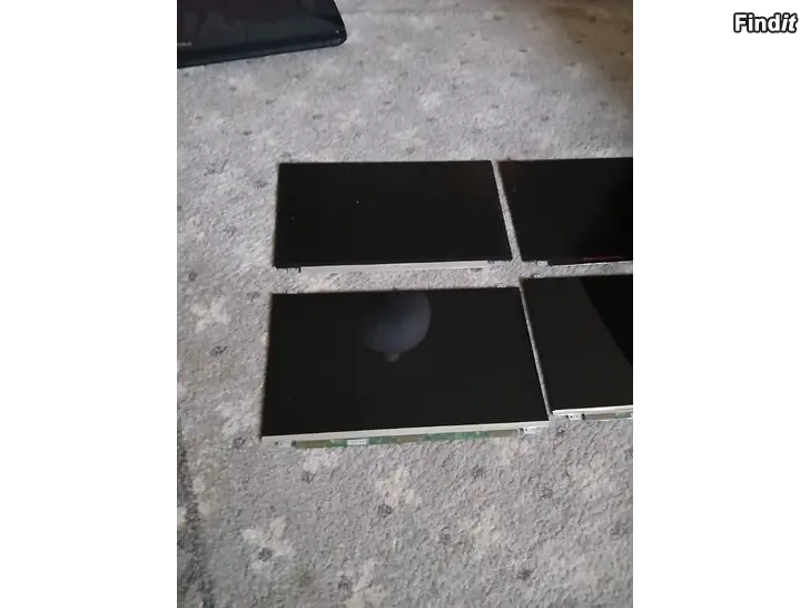 Myydään 4kpl Kannettavan tietokoneen näyttö paneelia