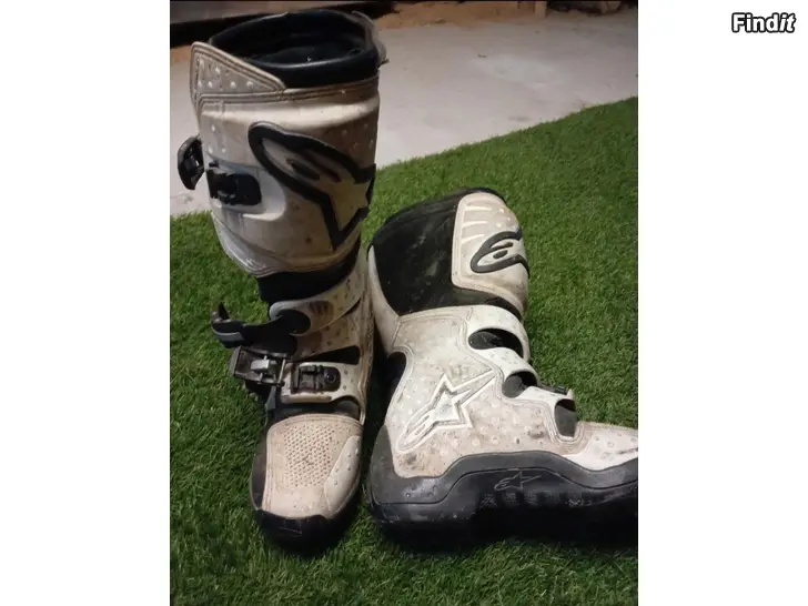 Myydään Alpinestars cross stövlar