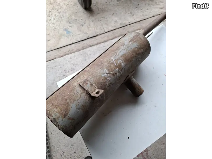 Myydään Vanhan auton äänenvaimennin