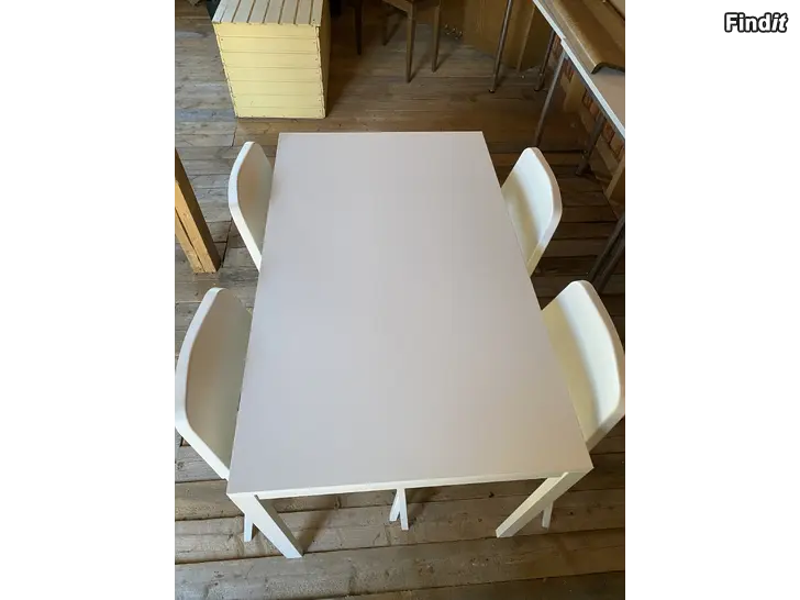 Myydään Ikea matbord och 4 stolar