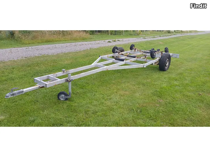 Säljes Båtsläpvagn ca5.60 x1.50m
