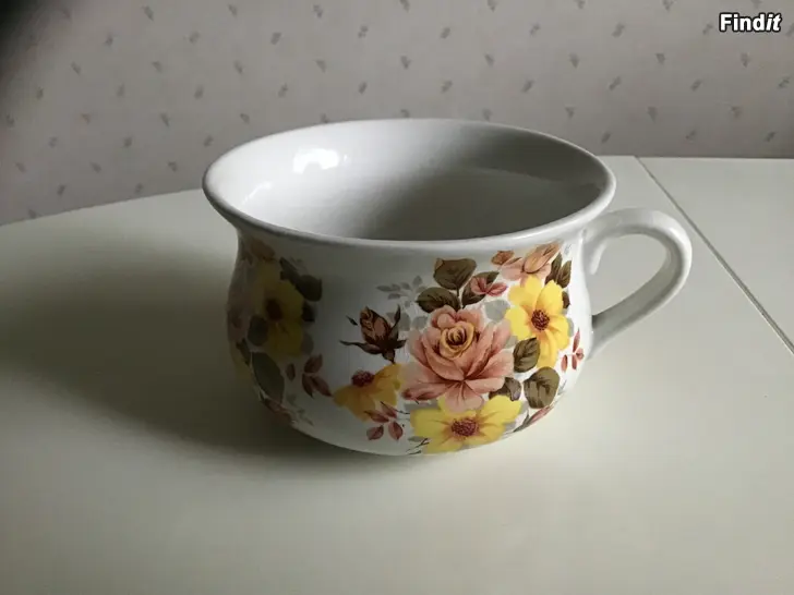Säljes Vacker Skål i engelskt porslin