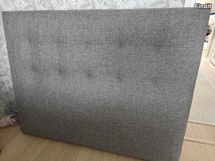 Myydään Sängynpääty 160cm