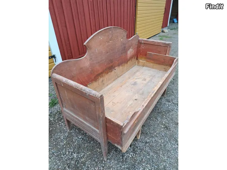 Säljes Utbäddbar gammal soffa
