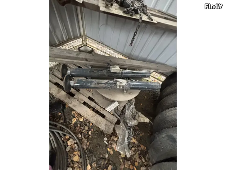 Myydään Hydrauli sylinteri / Nosturin tukijalat