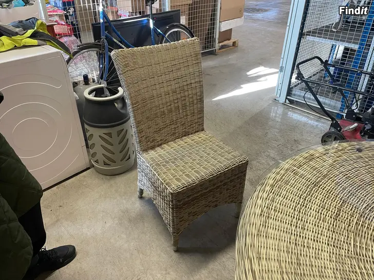 Säljes Ruokailuryhmä puutarhaan