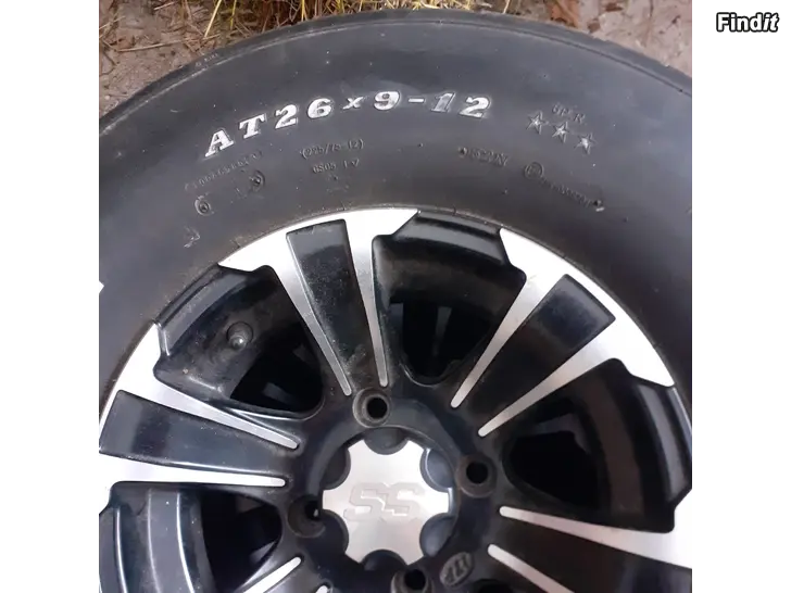 Myydään Mönkiän renkaat