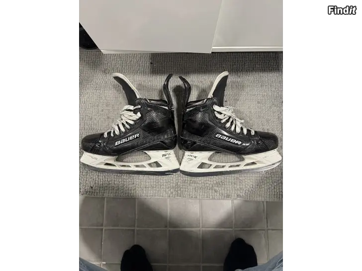 Säljes Bauer Supreme UltraSonic skrinskor storlek 42,5-43 8