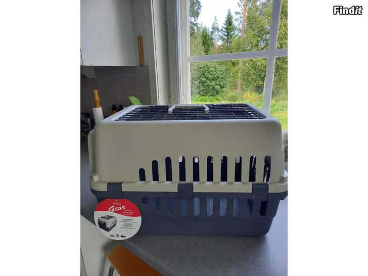 Säljes Transportbur för katt eller mindre hund. Max 9 kg