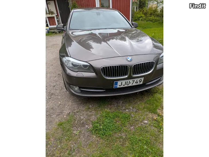 Myydään Kaunotar kaikilla herkuilla