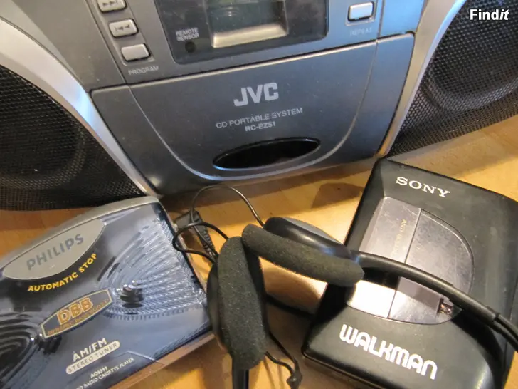 Säljes Radio/kasett/ cd spelare ochPhilips kasettspelare +hörlurar