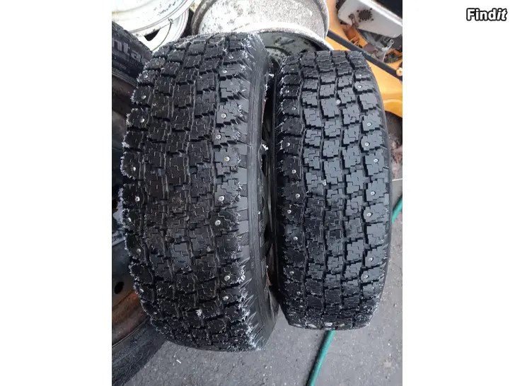 Myydään Nastarenkaat 175/70R13 vanteet 4-100 GM