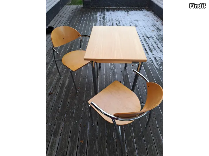 Myydään Pöytä ja 2 kpl tuolia