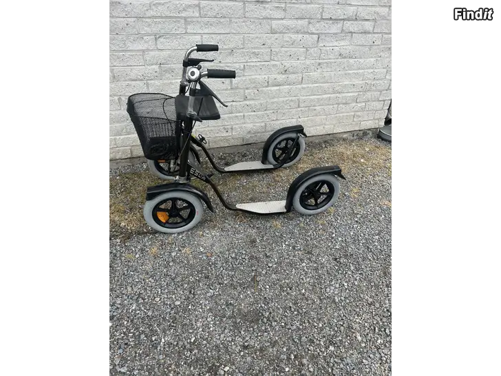 Myydään Esla sparkcykel