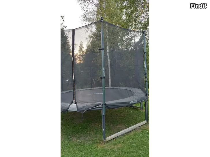 Säljes Studsmatta i fint skick