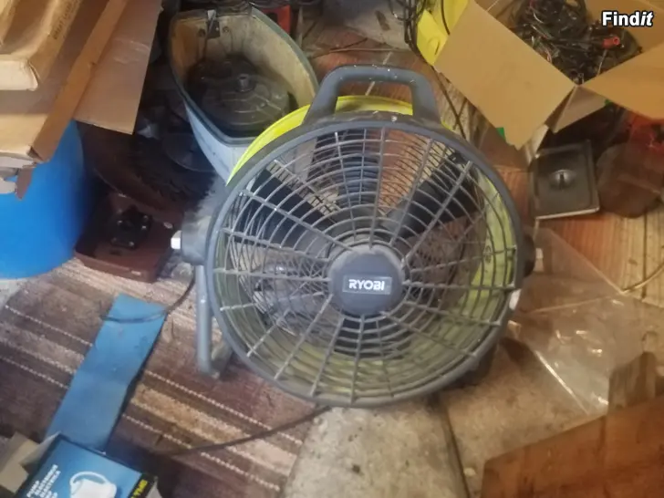 Säljes Ryobi akkukäyttöinen puhallin,+30e saa 5ah akun mukaan