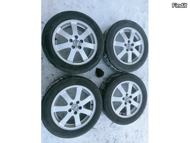 Myydään Volvon alut 5-108 6,5-16 et 52,5 kesärenkailla 205/55-16