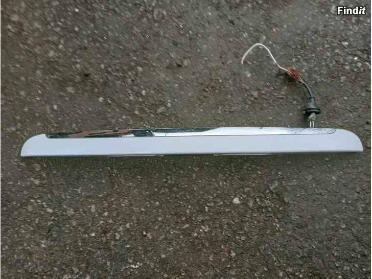 Myydään Hyundai I30 CW 2010 takaluukunkahva