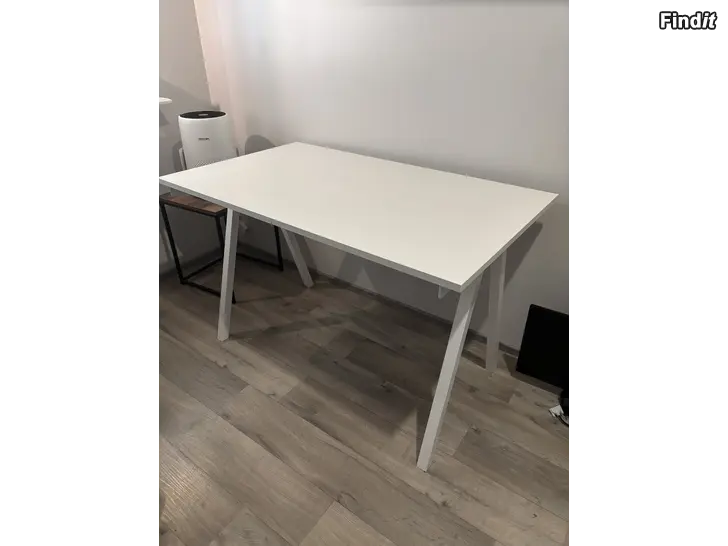 Säljes TROTTEN skrivbord
