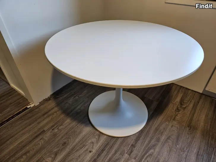 Säljes Ikea Docksta bord + 4 Lillånäs stolar