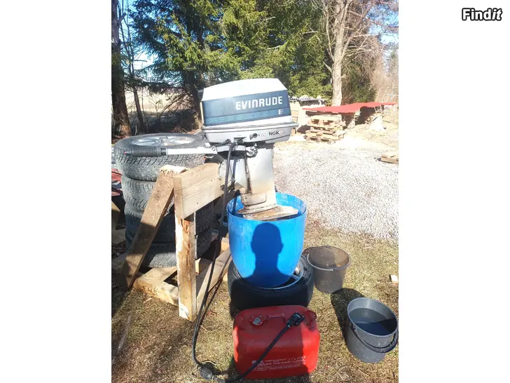 Myydään Evinrude 20