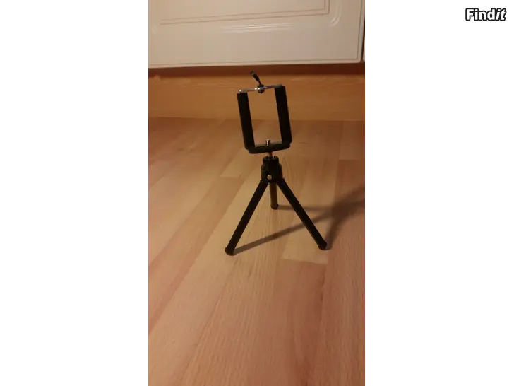 Myydään Kolmijalka tripod puhelimelle tai kameralle 4e