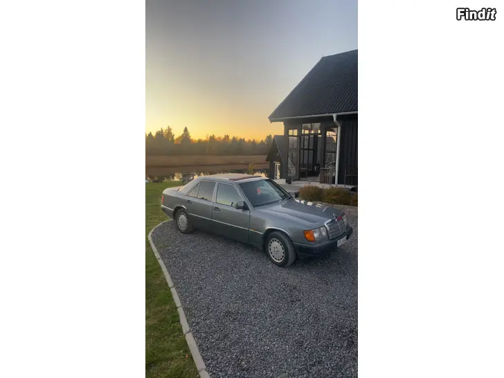 Säljes Mercedes 230E