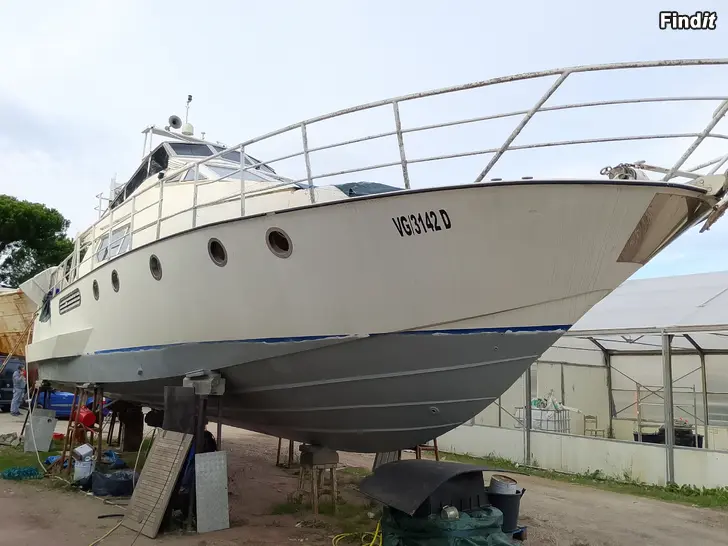 Myydään Sälies flybrig båt