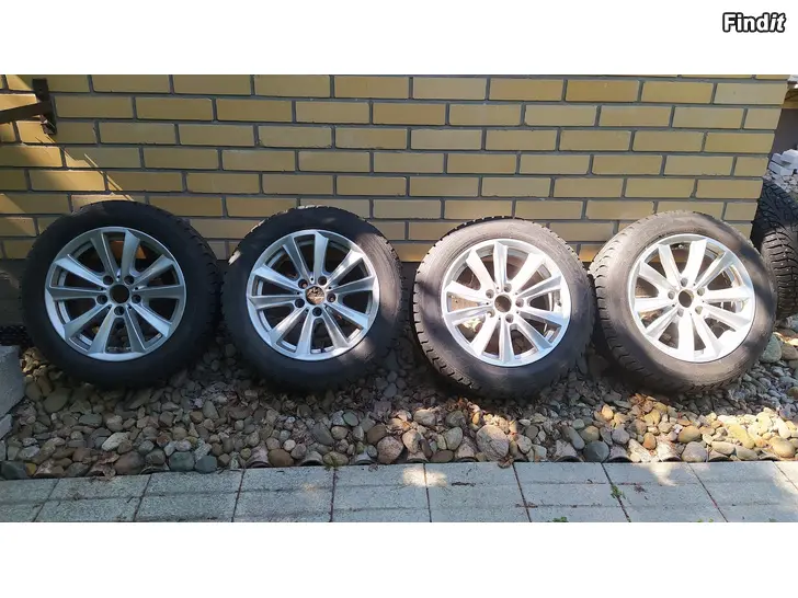 Myydään BMW F10 vanteet nastattomilla talvirenkailla