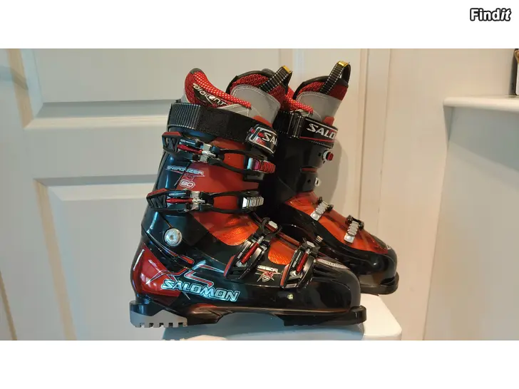 Myydään Laskettelumonot SALOMON koko 44