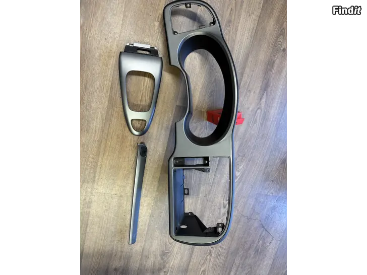 Myydään Saab 9-3 2008 - Griffin kojelaudan paneelit