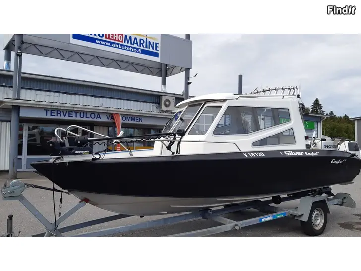 Säljes Snygg, välskött och mycket välutrustat båtpaket Silver Eagle Cabin 630 och Honda BF130 samt trailer