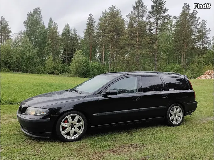Myydään Volvo V70 D5