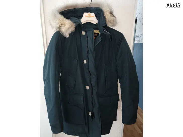 Säljes WOOLRICH Artik marinblå vinterparka säljes
