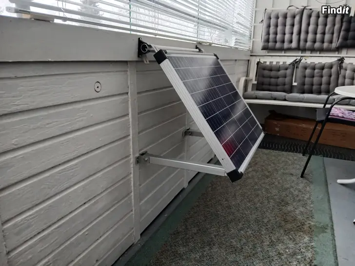 Myydään Aurinkopaneeli  parveke kaideteline