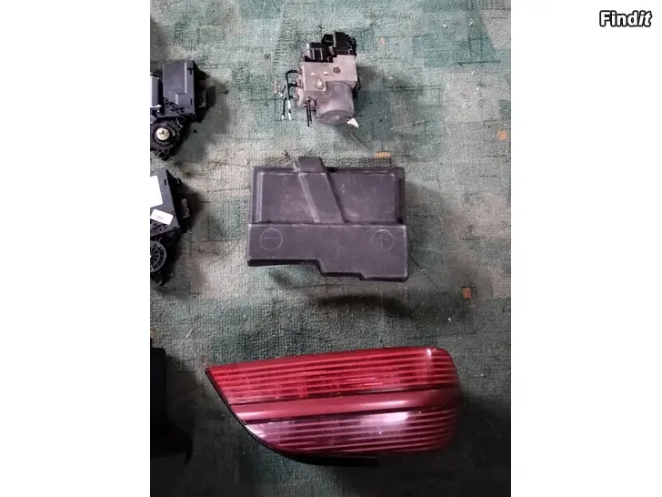 Myydään Akkukotelonkanssi Bosch abspumppu takaumpio