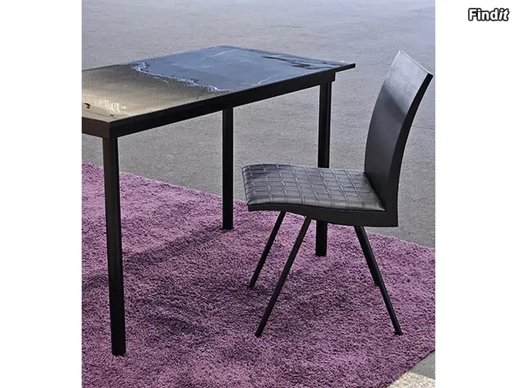 Myydään MUUTTOMYYNTI - Helsinki pöytä 120cm. Keraaminen laatta kansi