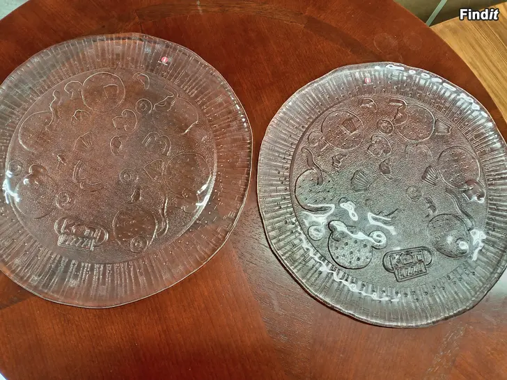 Myydään Iittala Kotipizza lautaset