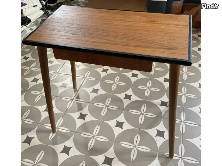 Myydään Yöpöytä nattduksbord teak