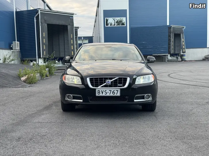 Myydään Volvo V70 2.0D 2009