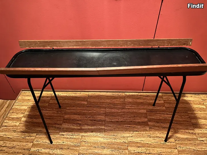 Säljes Entisajan kukkapöytä