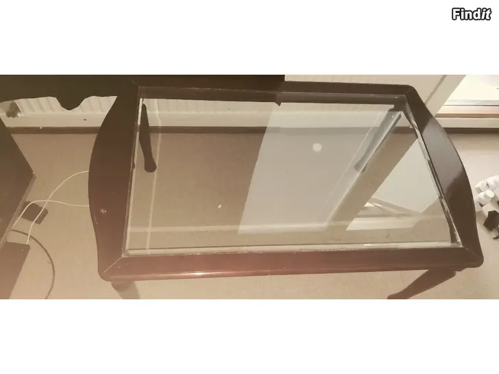 Myydään Lasi pöytä