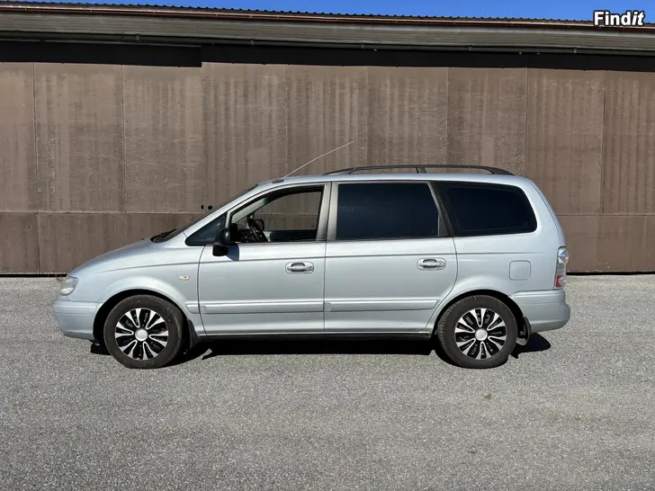 Myydään Hyundai Trajet tila-auto
