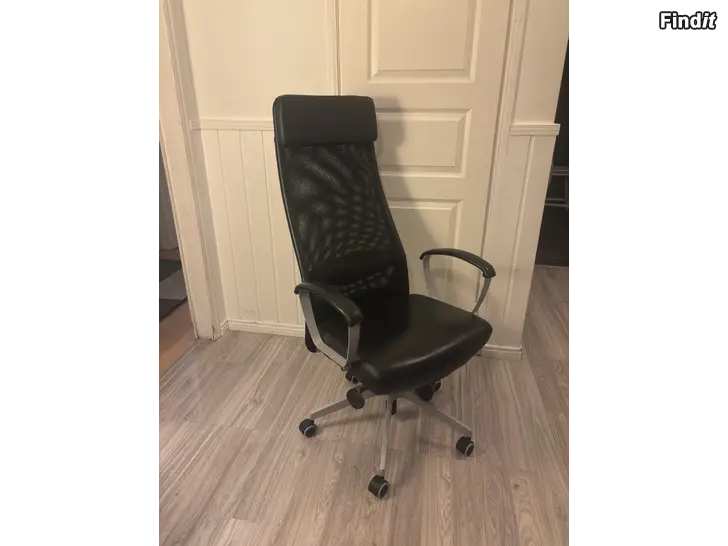 Säljes Kontorsstol, bord, mini kyl