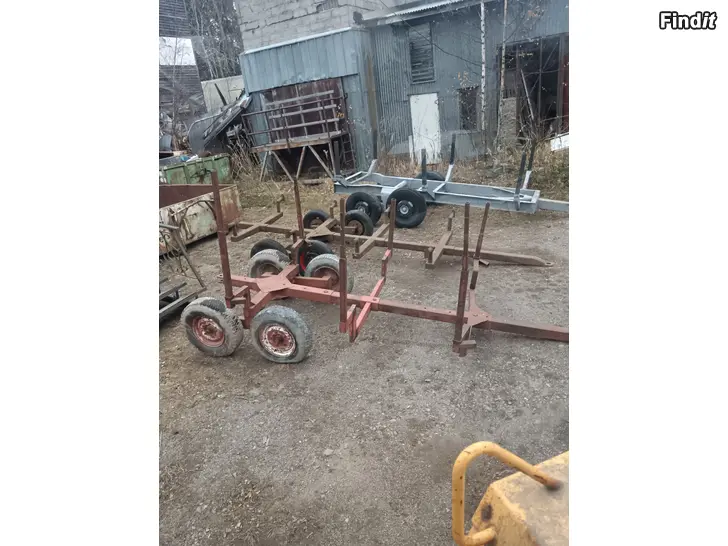 Säljes Traktor skogsvagnar 3st