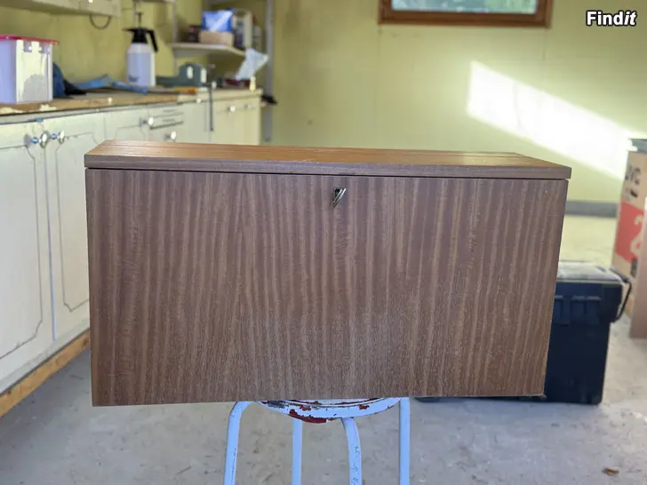 Säljes Barskåp i teak