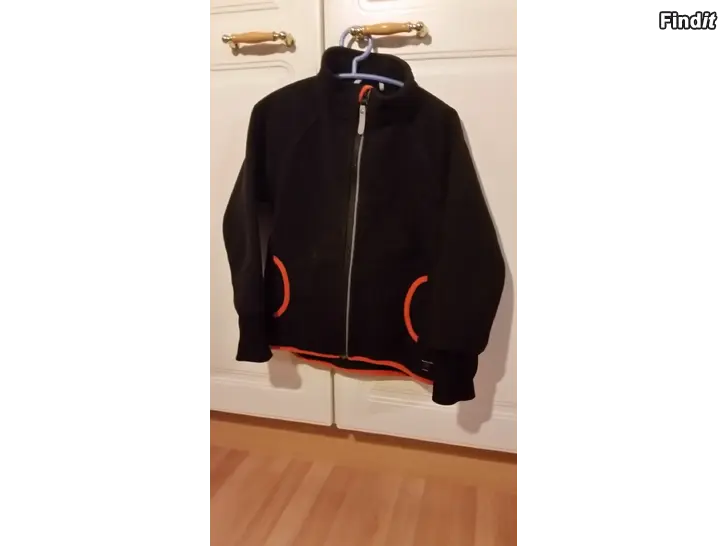 Myydään Polarn o Pyret windfleece koko 110  -hinta 12e