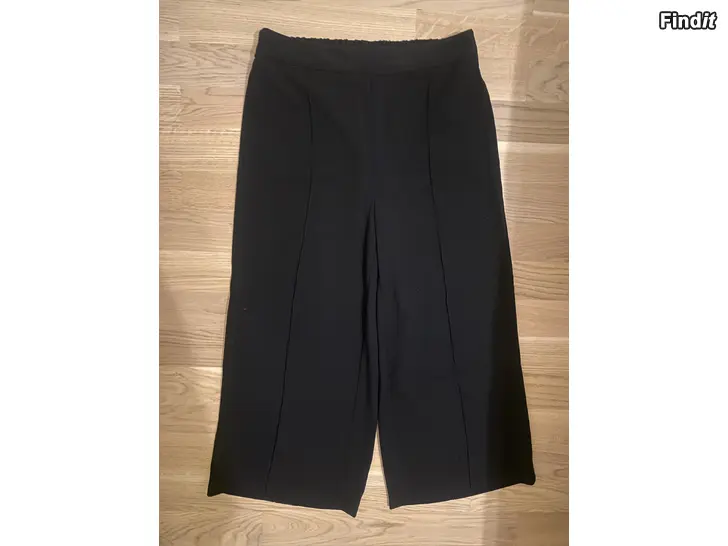 Myydään Vero Moda Housut